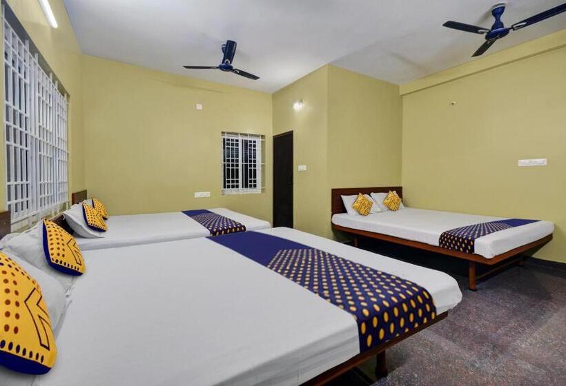 三人经典房间, Spot On Hotel Anand Lodge