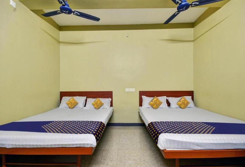 三人经典房间, Spot On Hotel Anand Lodge