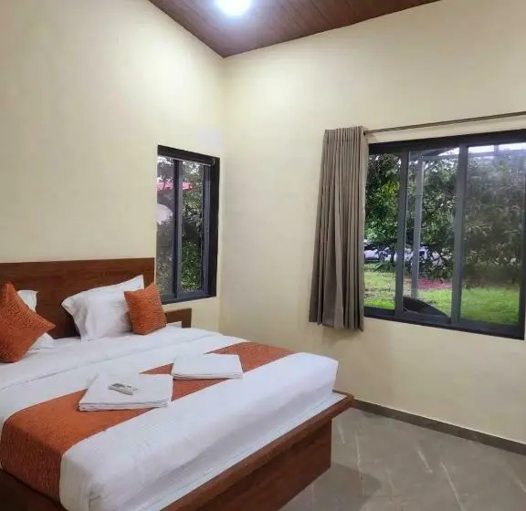 スタンダードルーム, Teak Resort Karjat