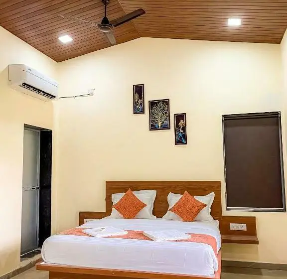スタンダードルーム, Teak Resort Karjat
