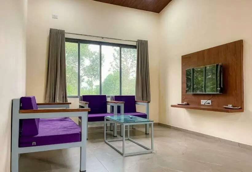 ２ベッドスイートルーム, Teak Resort Karjat