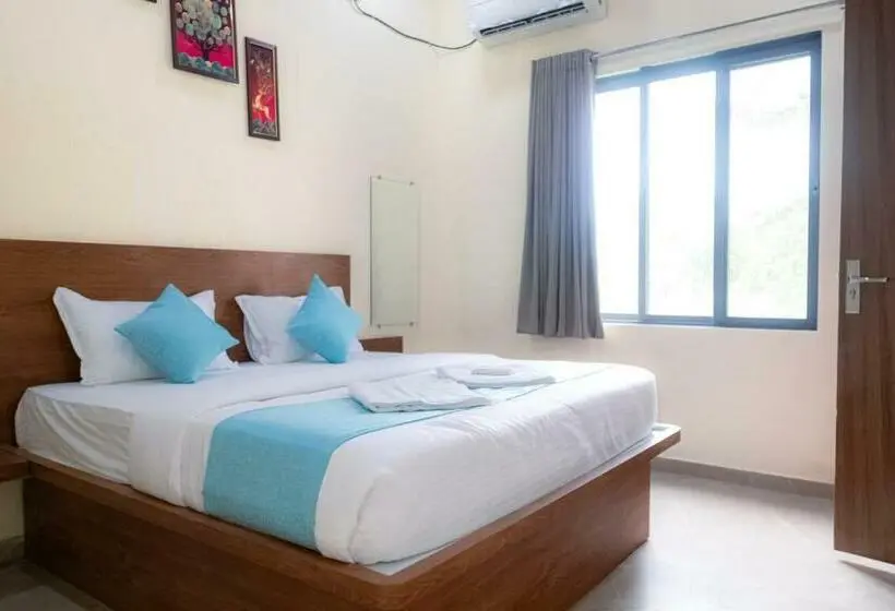 ２ベッドスイートルーム, Teak Resort Karjat