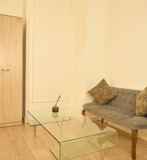 اتاق استاندارد, Royal Max Hotel & Spa