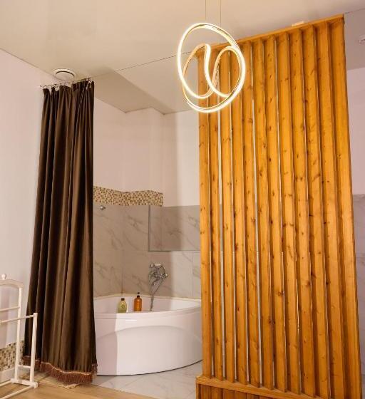 اتاق استاندارد, Royal Max Hotel & Spa