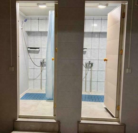 اتاق استاندارد, Injoy Hostel