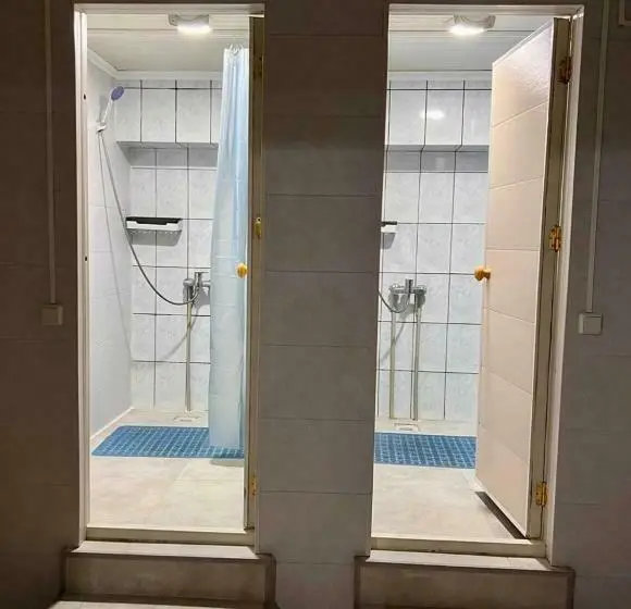 اتاق استاندارد, Injoy Hostel