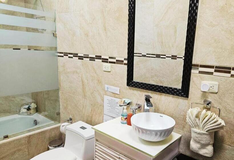 جناح جونيور مطل على الجبل, Tosa Blue Mountain, Retreat & Spa