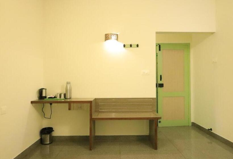 اتاق لوکس, Transit Nest Near Madurai Airport