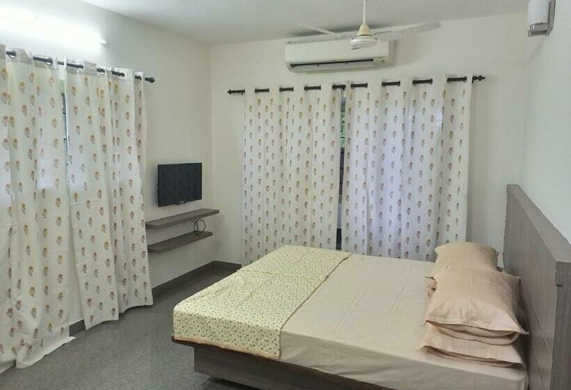 اتاق لوکس, Transit Nest Near Madurai Airport