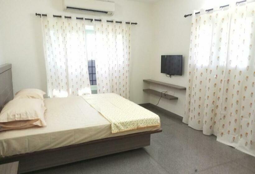 اتاق لوکس, Transit Nest Near Madurai Airport