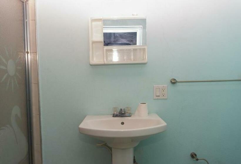 اتاق استاندارد, Tropical Hotel & Guest House