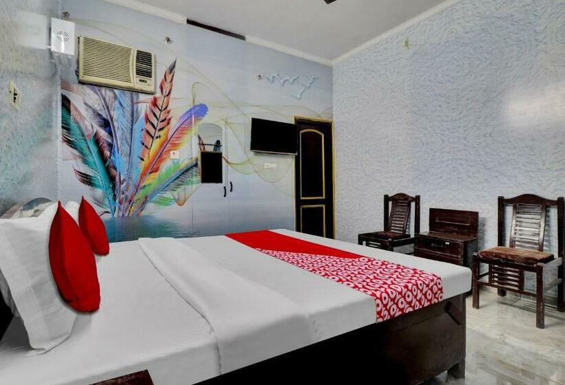 트리플 클래식 룸, Oyo Flagship Riddhi Siddhi Guest House