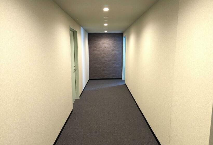 اتاق خانوادگی, Center Point In Kanazawa