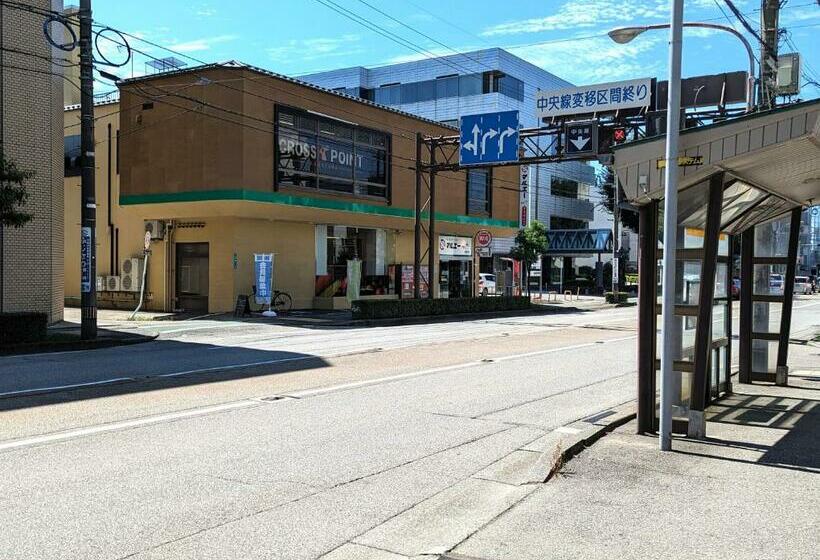 اتاق خانوادگی, Center Point In Kanazawa