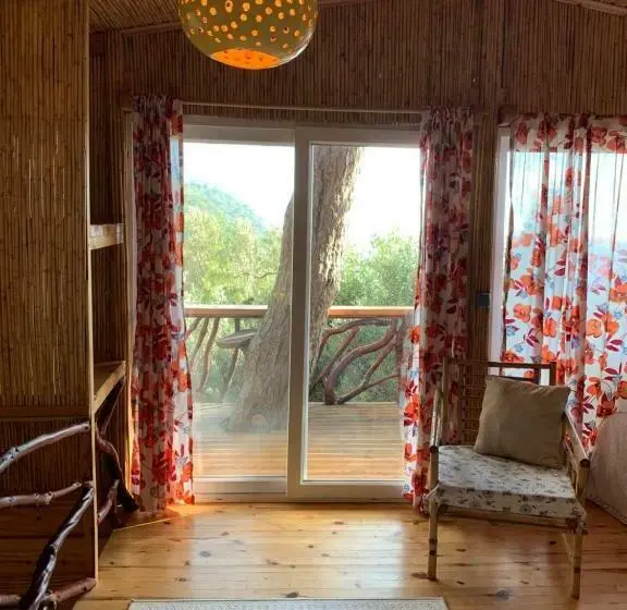 オーシャンビューデラックスルームバルコニー付き, Large Bungalow With Sea View In Kabak Bay, ölüdeniz