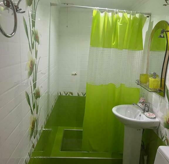 חדר סטנדרט לשלושה, Zahrosulton