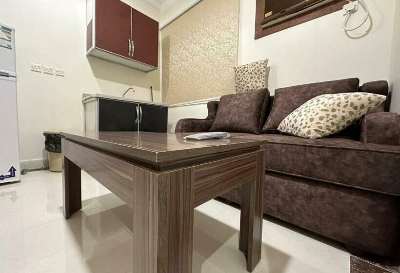 주니어 스위트, Mnarat Al Madina