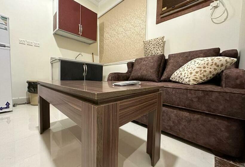 주니어 스위트, Mnarat Al Madina