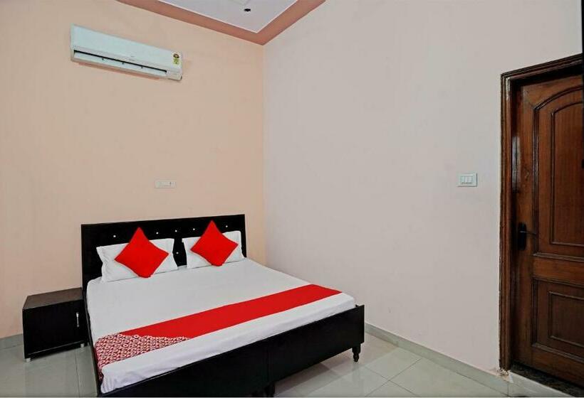 トリプルクラシックルーム, Oyo Flagship As