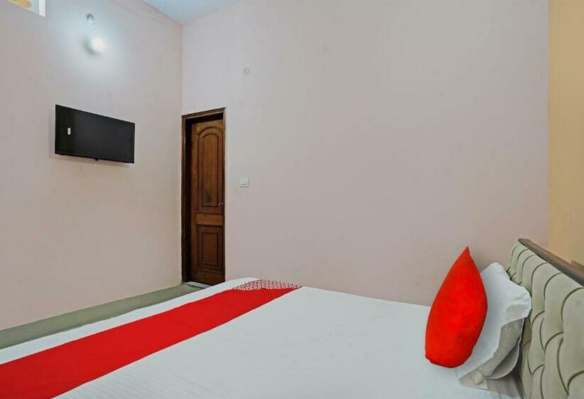 트리플 클래식 룸, Oyo Flagship As