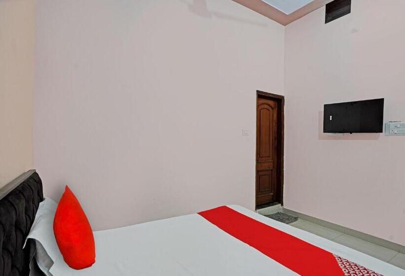 트리플 클래식 룸, Oyo Flagship As