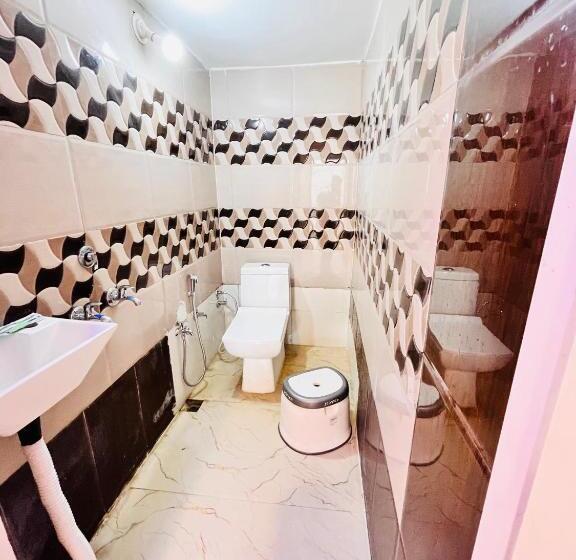 家庭间, Pallav Guest House