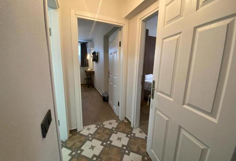 سوییت خانوادگی, Tinos Otel & Bağ Evi 12 Yaş üstü