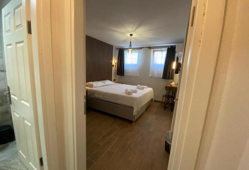 سوییت خانوادگی, Tinos Otel & Bağ Evi 12 Yaş üstü