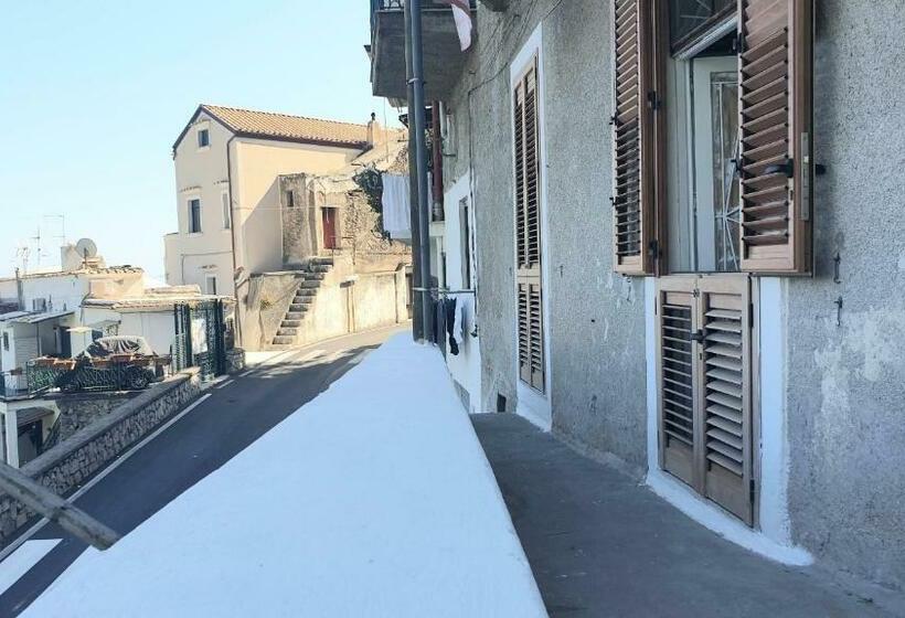 חדר סטנדרט לארבעה נוף לים, Amalfi Rooms Duoglio Beach  Amazing Seaview