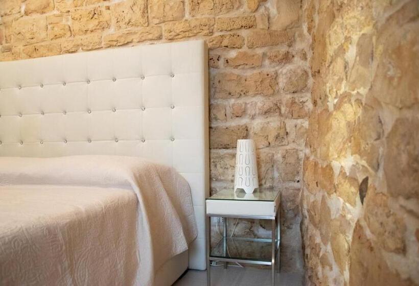 اتاق استاندارد سه نفره, Relais Del Marchese
