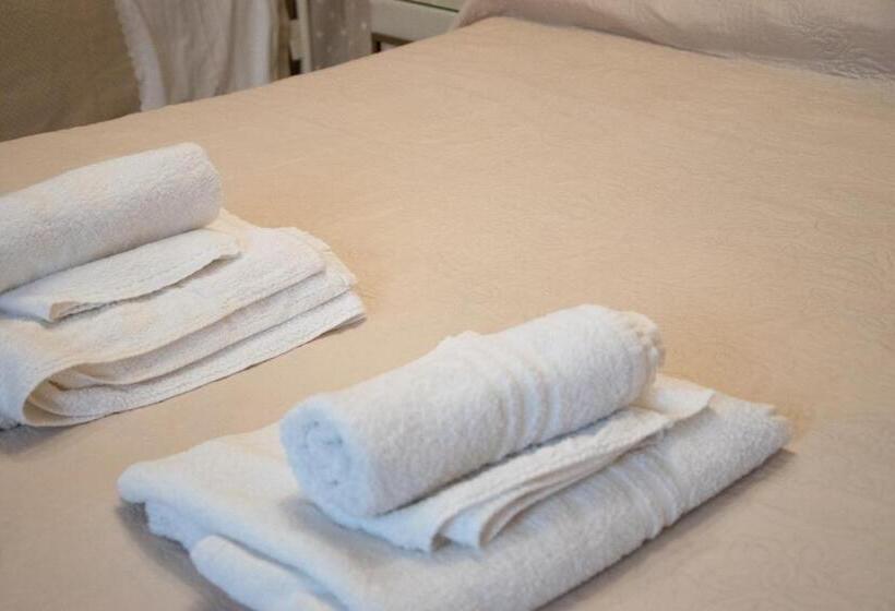 اتاق استاندارد سه نفره, Relais Del Marchese