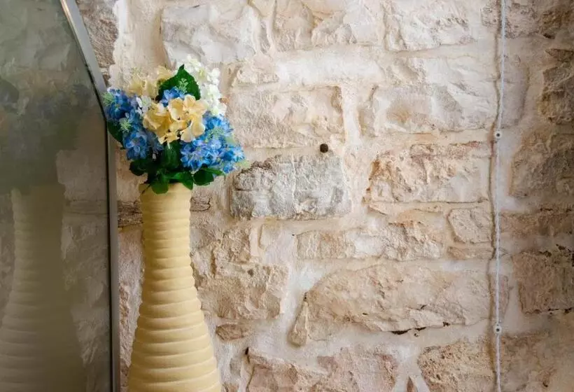 اتاق استاندارد سه نفره, Relais Del Marchese
