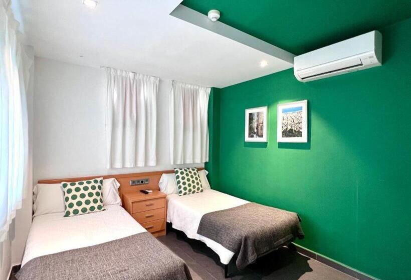 Номер Стандарт Совместная Ванная, Hostal Apolo