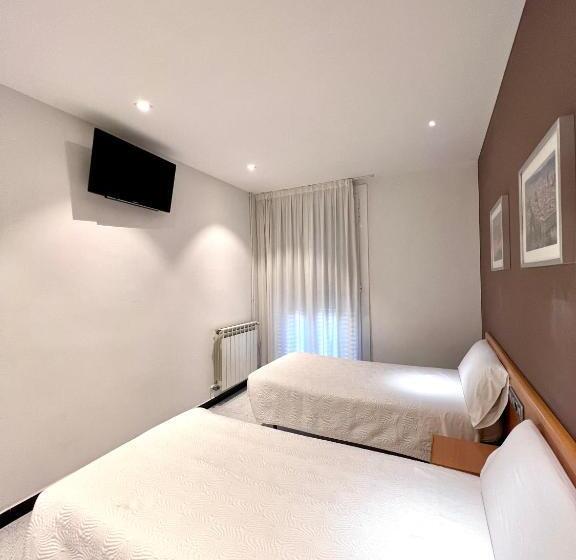 Номер Стандарт Совместная Ванная, Hostal Apolo