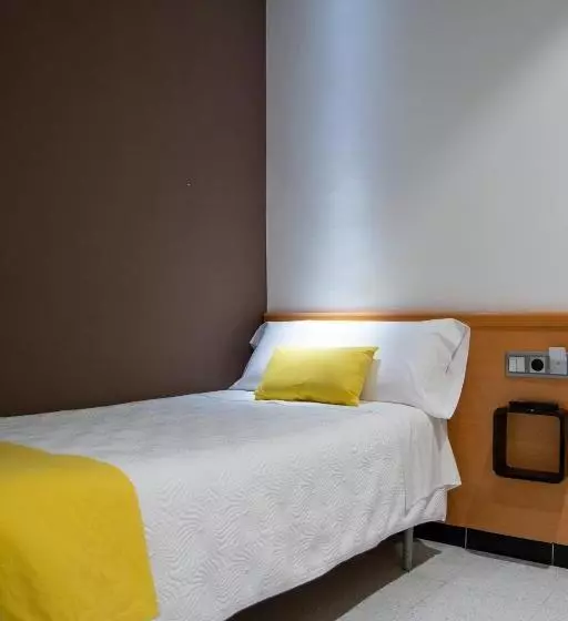 اتاق استاندارد یک نفره, Hostal Apolo