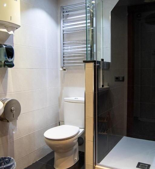 Номер Стандарт Индивидуальный Совместная Ванная, Hostal Apolo