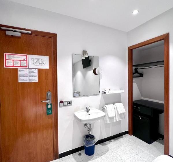 Номер Стандарт Совместная Ванная, Hostal Apolo