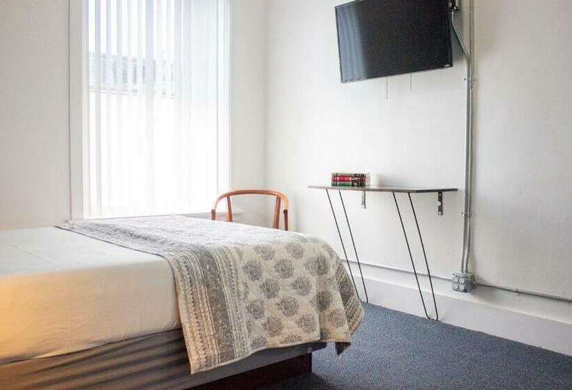 스탠다드 룸, 11th Avenue Hostel