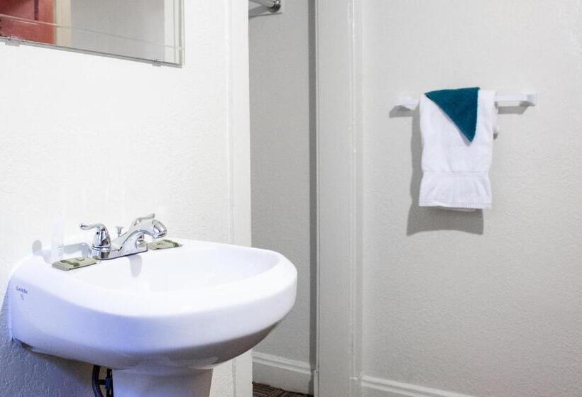 스탠다드 룸, 11th Avenue Hostel