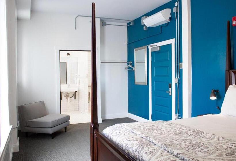 스탠다드 룸 킹사이즈 침대, 11th Avenue Hostel