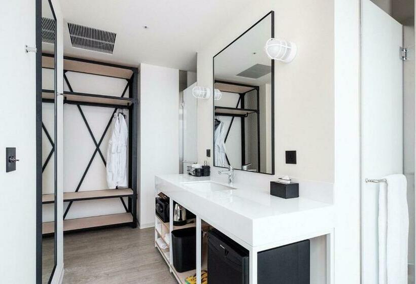 اتاق استاندارد با تخت بزرگ, Amba Taipei Songshan