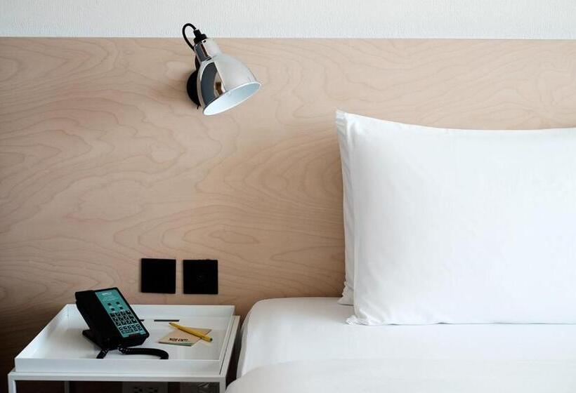 اتاق استاندارد با تخت بزرگ برای معلولان, Amba Taipei Songshan