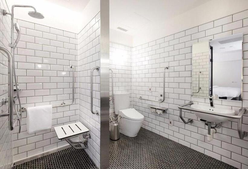 اتاق استاندارد با تخت بزرگ برای معلولان, Amba Taipei Songshan