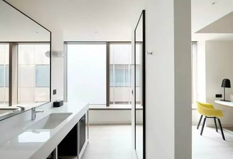 اتاق استاندارد با تخت دوبل, Amba Taipei Songshan