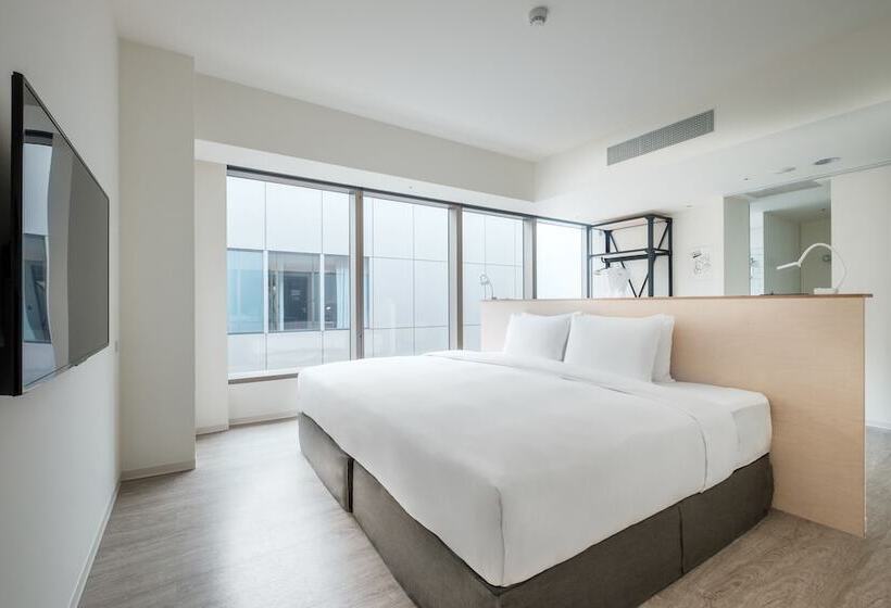 اتاق استاندارد با تخت دوبل, Amba Taipei Songshan