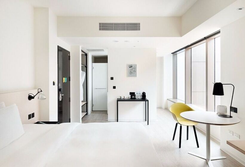 اتاق استاندارد با تخت دوبل, Amba Taipei Songshan