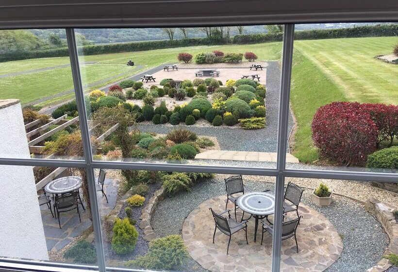 חדר פרמיום, Beggars Reach