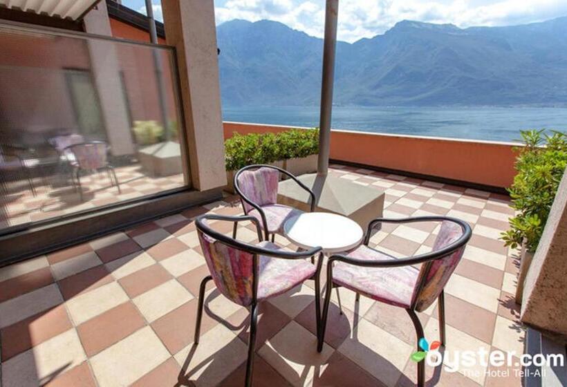 标准三人间, Castell   Montagnoli Group