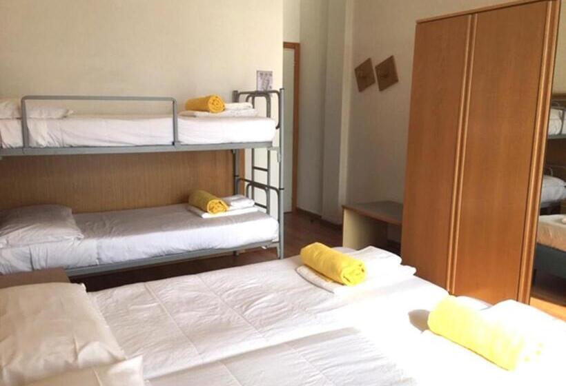 四人高级间, Castell   Montagnoli Group