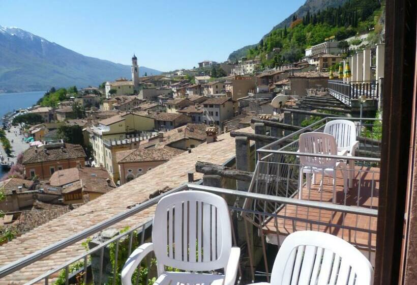 Номер Стандарт Индивидуальный, Castell Montagnoli Group